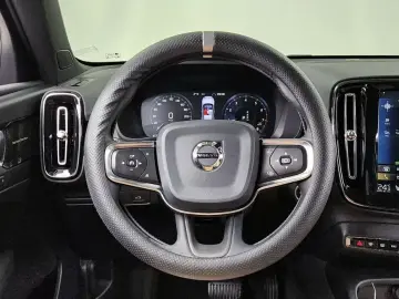 2020 Volvo XC40 с пробегом 81 210 км