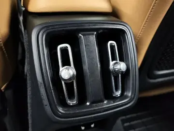 2020 Volvo XC40 с пробегом 81 210 км