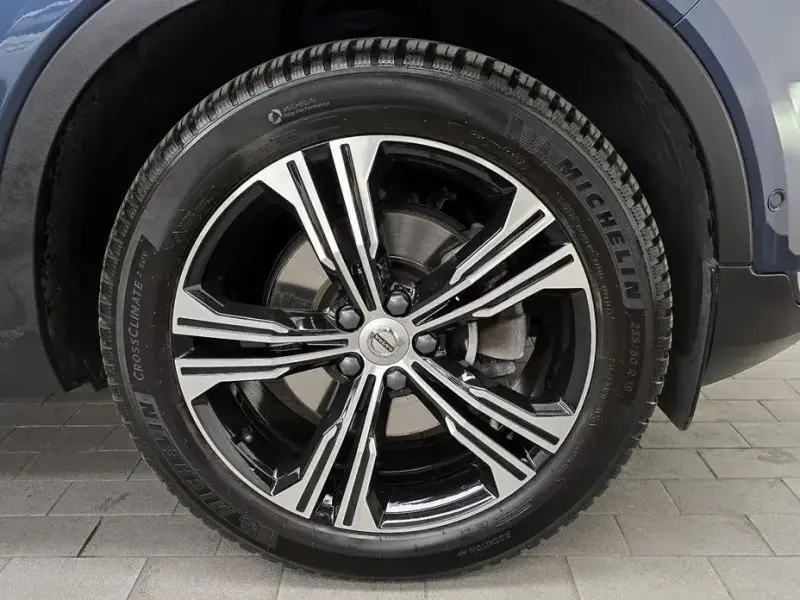 2021 Volvo XC40 с пробегом 76 781 км