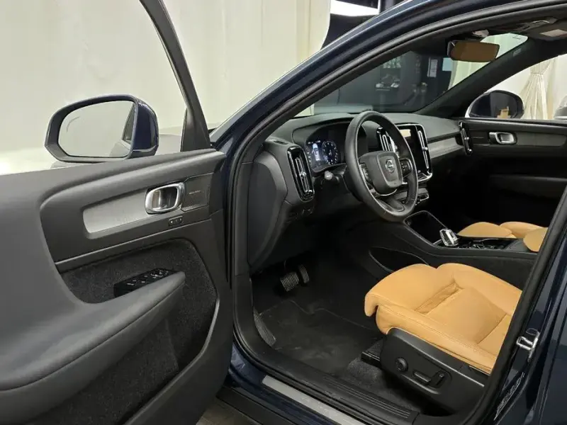 2021 Volvo XC40 с пробегом 76 781 км