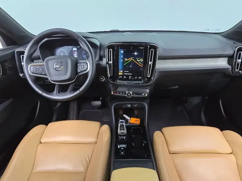 2021 Volvo XC40 с пробегом 32 479 км