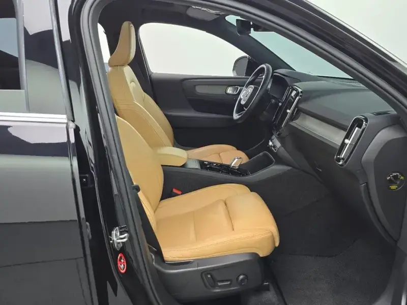 2021 Volvo XC40 с пробегом 32 479 км