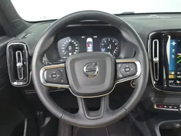 2021 Volvo XC40 с пробегом 32 479 км