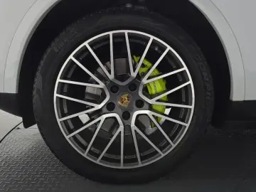 2021 Porsche Cayenne с пробегом 48 867 км