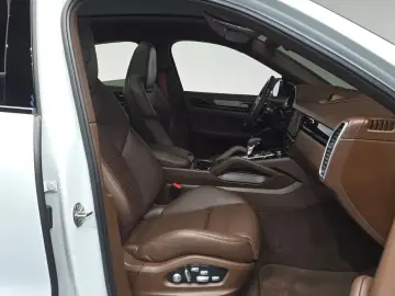 2021 Porsche Cayenne с пробегом 48 867 км