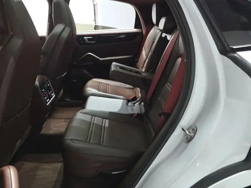 2021 Porsche Cayenne с пробегом 48 867 км