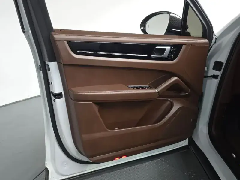 2021 Porsche Cayenne с пробегом 48 867 км