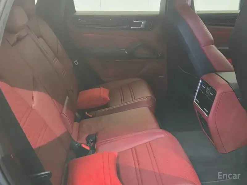2021 Porsche Cayenne с пробегом 24 800 км