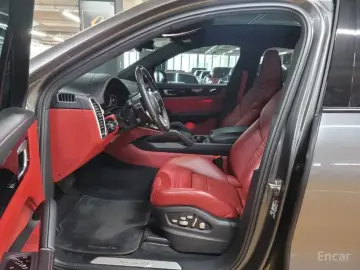 2020 Porsche Cayenne с пробегом 28 500 км
