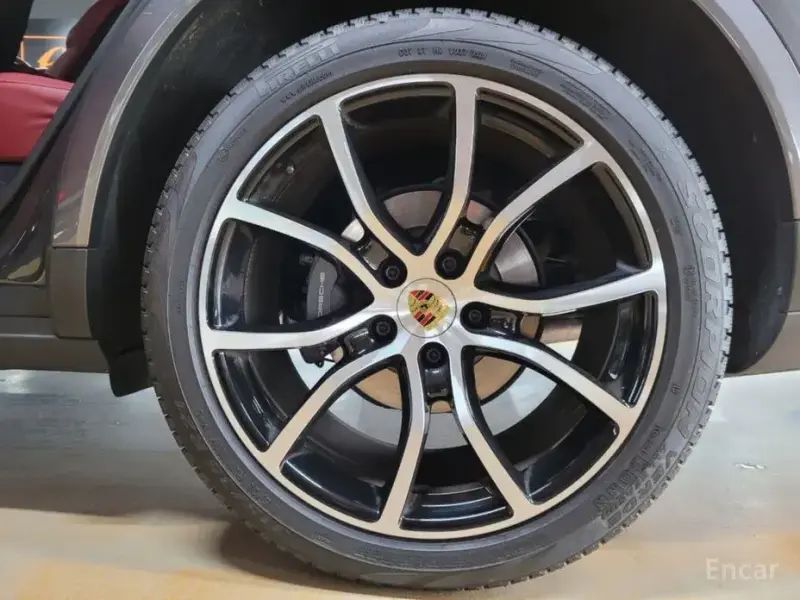 2020 Porsche Cayenne с пробегом 28 500 км