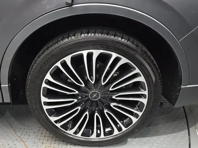 2025 Lincoln Aviator с пробегом 19 118 км