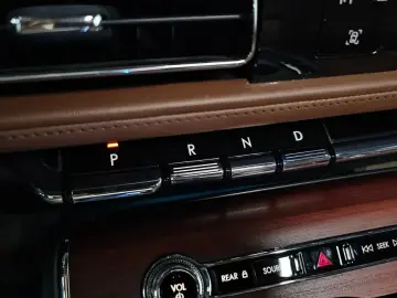 2021 Lincoln Aviator с пробегом 70 603 км