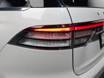 2021 Lincoln Aviator с пробегом 70 603 км
