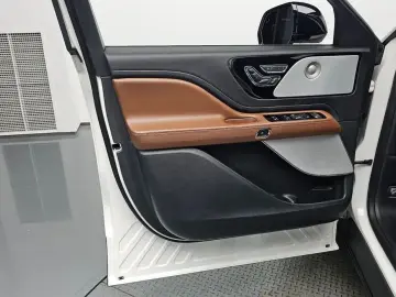 2021 Lincoln Aviator с пробегом 70 603 км