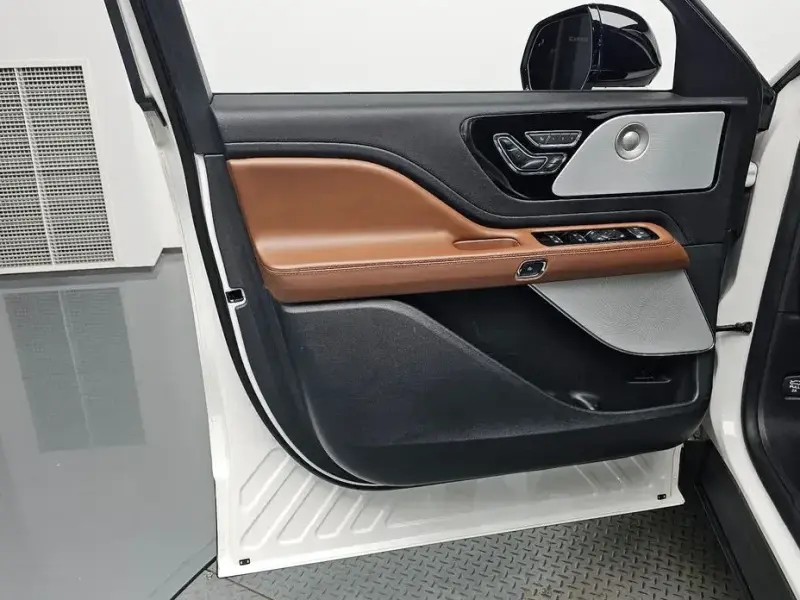 2021 Lincoln Aviator с пробегом 70 603 км
