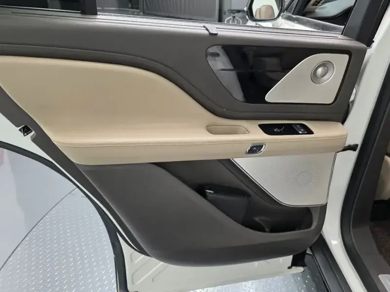 2021 Lincoln Aviator с пробегом 54 673 км