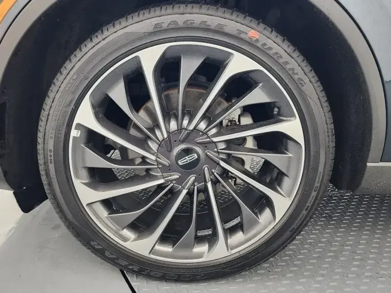2023 Lincoln Aviator с пробегом 27 770 км