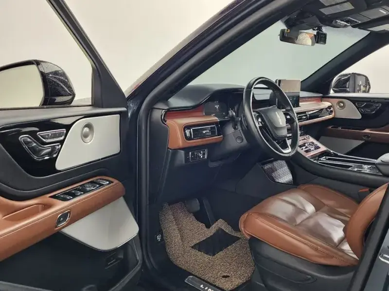 2023 Lincoln Aviator с пробегом 27 770 км