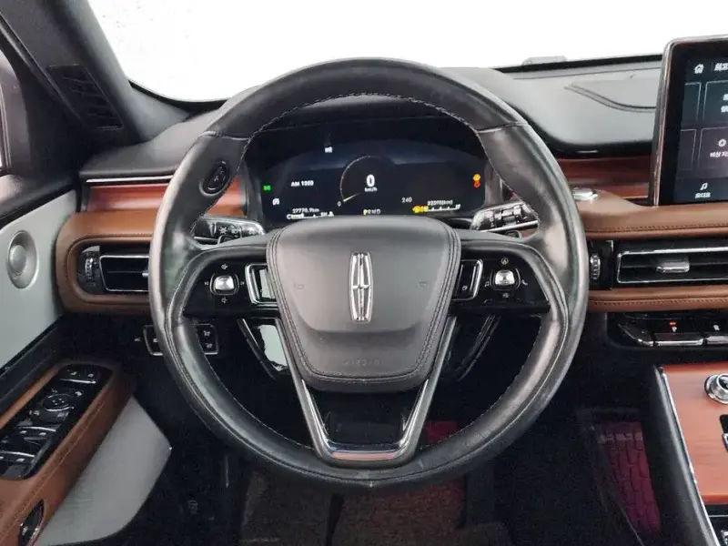 2023 Lincoln Aviator с пробегом 27 770 км