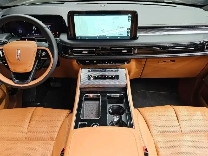 2025 Lincoln Aviator с пробегом 25 825 км