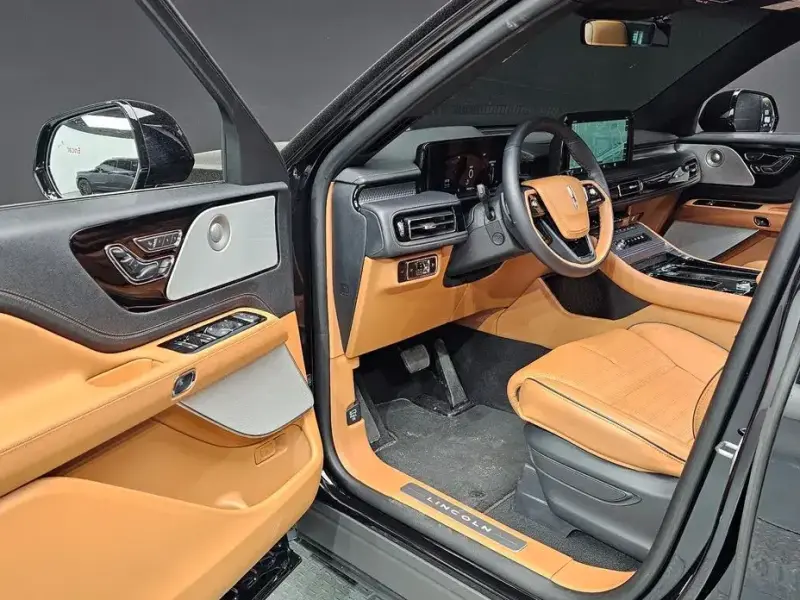 2025 Lincoln Aviator с пробегом 25 825 км