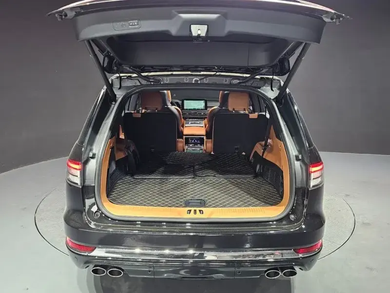 2025 Lincoln Aviator с пробегом 25 825 км