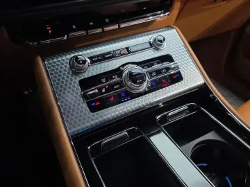 2023 Lincoln Aviator с пробегом 13 589 км