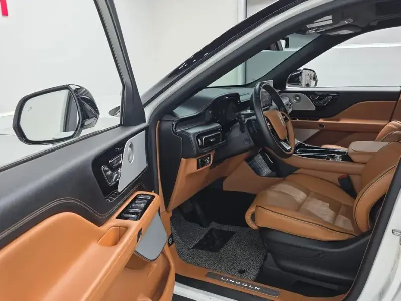 2023 Lincoln Aviator с пробегом 13 589 км