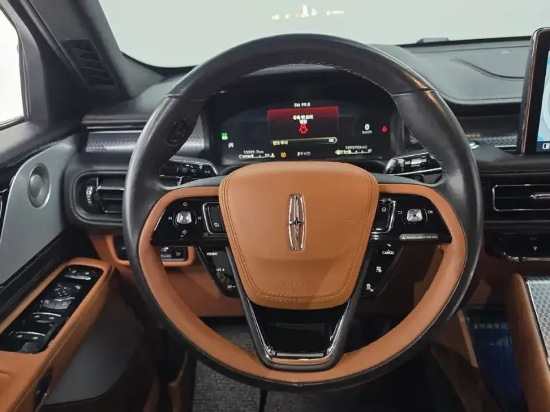 2023 Lincoln Aviator с пробегом 13 589 км