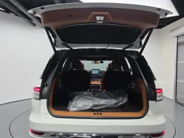 2023 Lincoln Aviator с пробегом 13 589 км