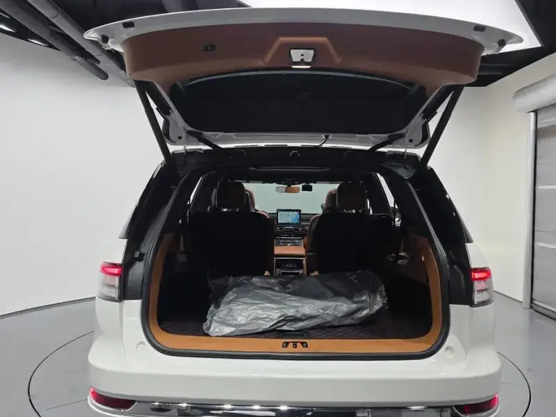 2023 Lincoln Aviator с пробегом 13 589 км