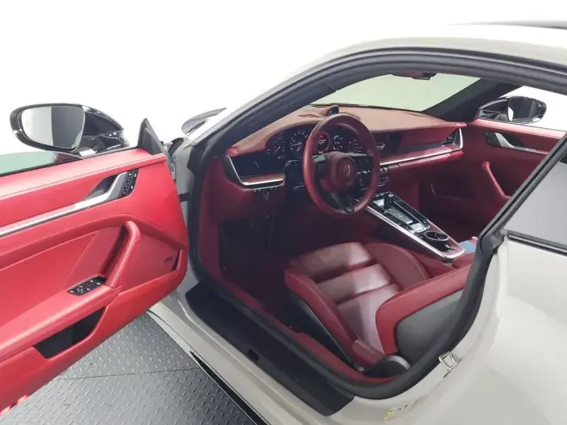 2022 Porsche 911 с пробегом 28 691 км