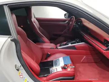 2022 Porsche 911 с пробегом 28 691 км