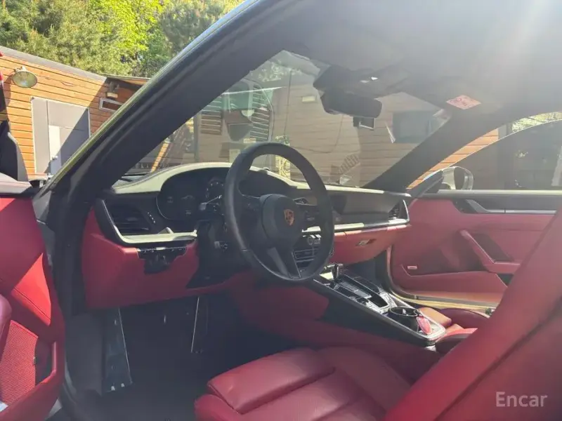 2020 Porsche 911 с пробегом 10 000 км
