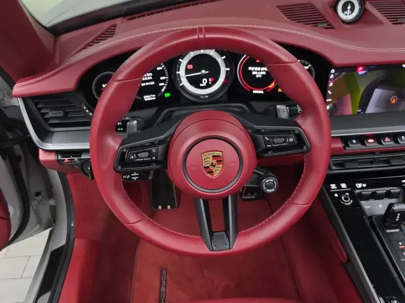 2021 Porsche 911 с пробегом 12 466 км