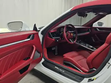 2024 Porsche 911 с пробегом 9 587 км