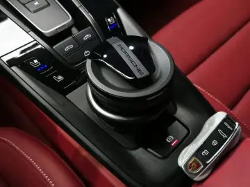 2023 Porsche 911 с пробегом 11 845 км