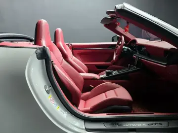 2023 Porsche 911 с пробегом 11 845 км