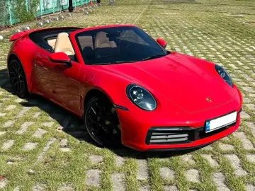 2022 Porsche 911 с пробегом 40 300 км