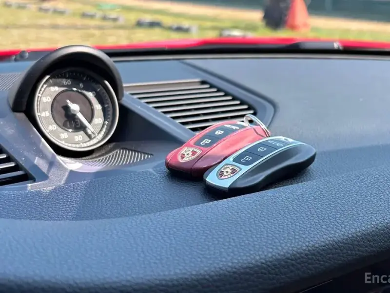 2022 Porsche 911 с пробегом 40 300 км