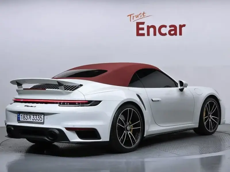 2023 Porsche 911 с пробегом 16 804 км