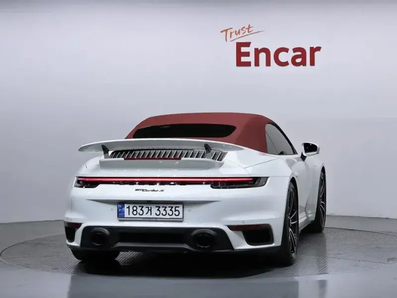 2023 Porsche 911 с пробегом 16 804 км