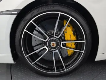 2023 Porsche 911 с пробегом 16 804 км