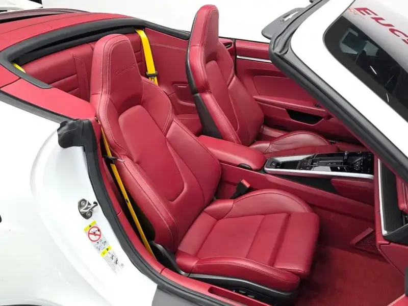 2023 Porsche 911 с пробегом 16 804 км
