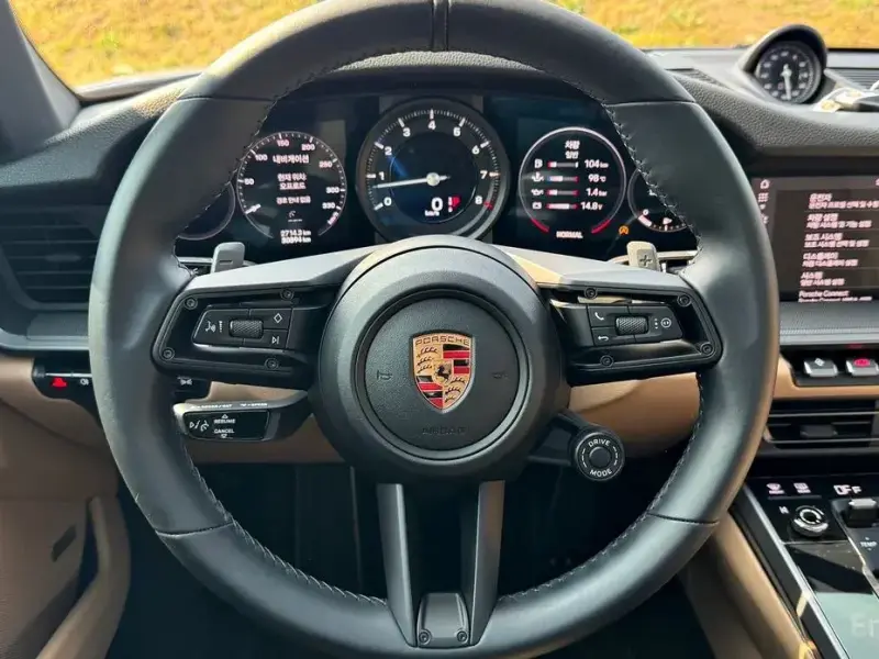 2020 Porsche 911 с пробегом 30 500 км