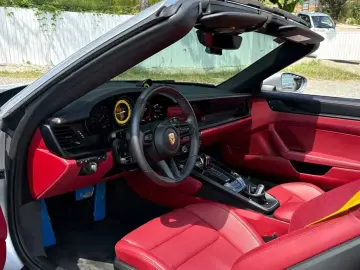 2023 Porsche 911 с пробегом 16 250 км