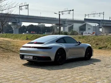 2020 Porsche 911 с пробегом 30 500 км