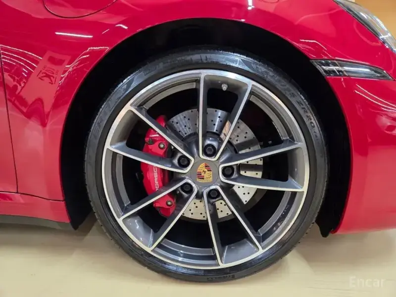 2021 Porsche 911 с пробегом 28 900 км