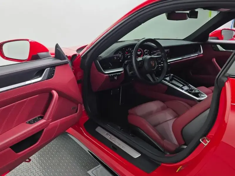2024 Porsche 911 с пробегом 13 674 км
