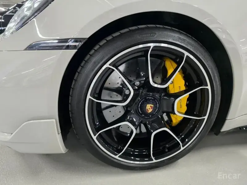 2023 Porsche 911 с пробегом 14 987 км